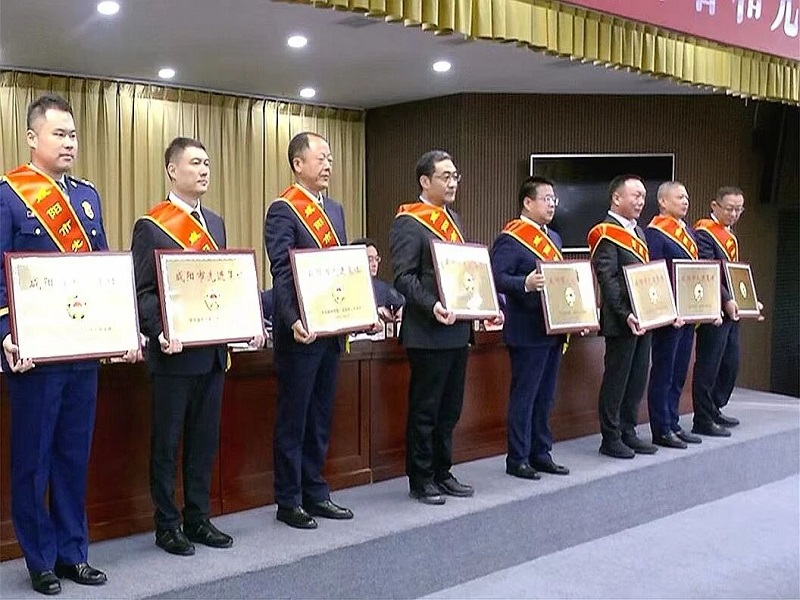 喜報(bào)！咸陽路橋工程公司榮獲咸陽市 “先進(jìn)集體”榮譽(yù)稱號(hào)